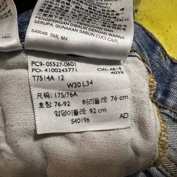 Levi's 527 30x34 boot cut jeans - Picture 4 of 4